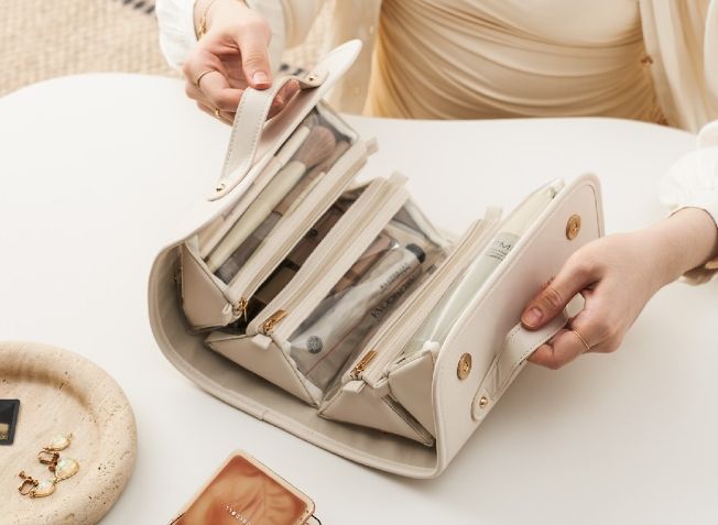 Ultimate Portable Travel Makeup Bag - Large Capacity & Waterproof Design